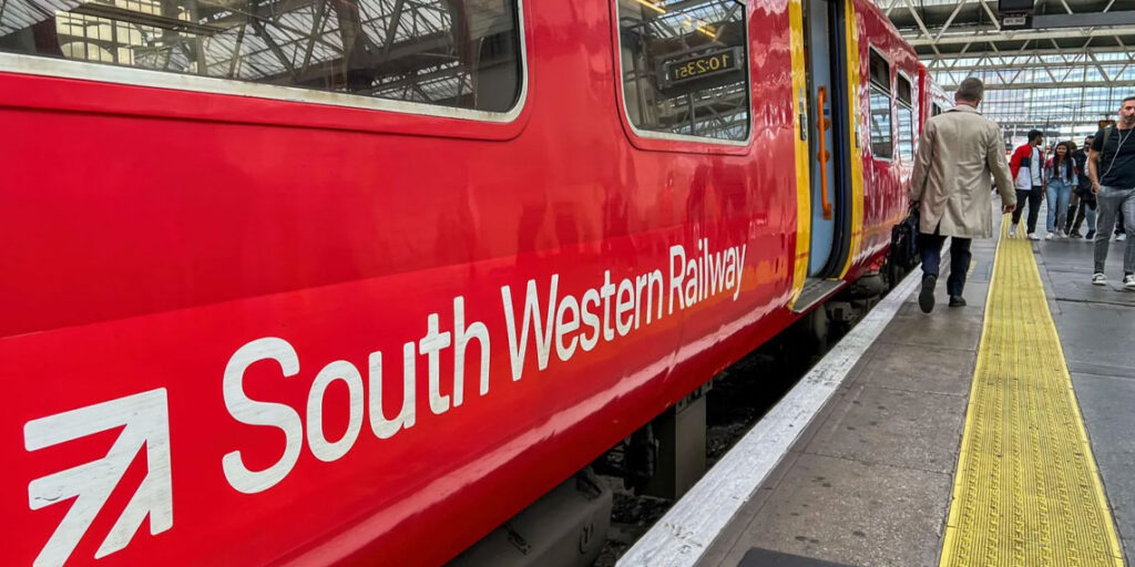 Labour to Renationalise 3 Rail Operators in 2025