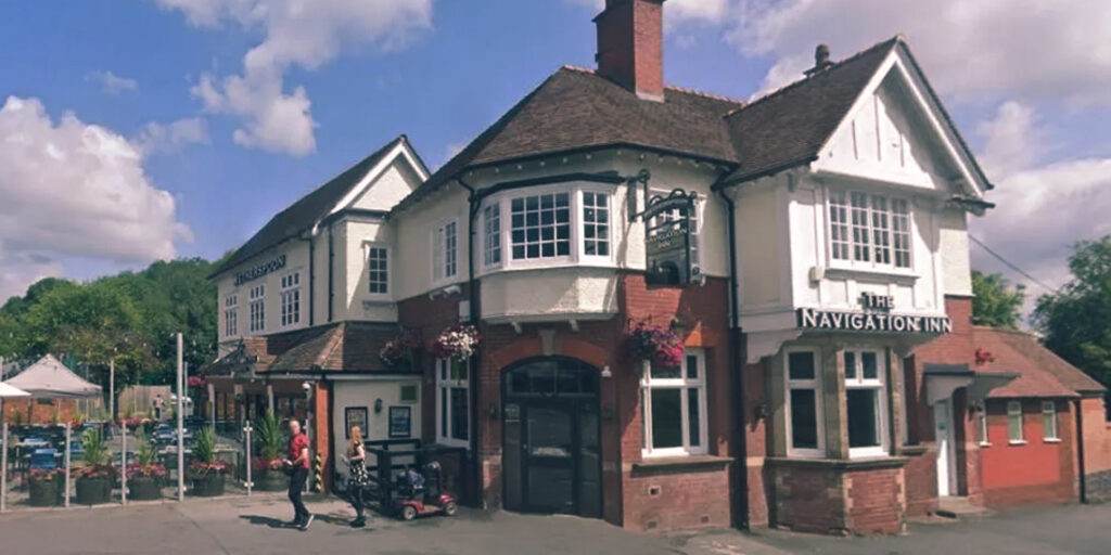 3 Injured in Stabbing incident at Pub in West Midlands