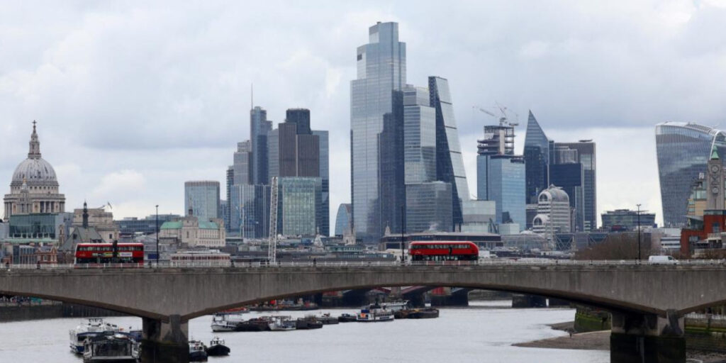 Hiring in London's Financial Sector Drops