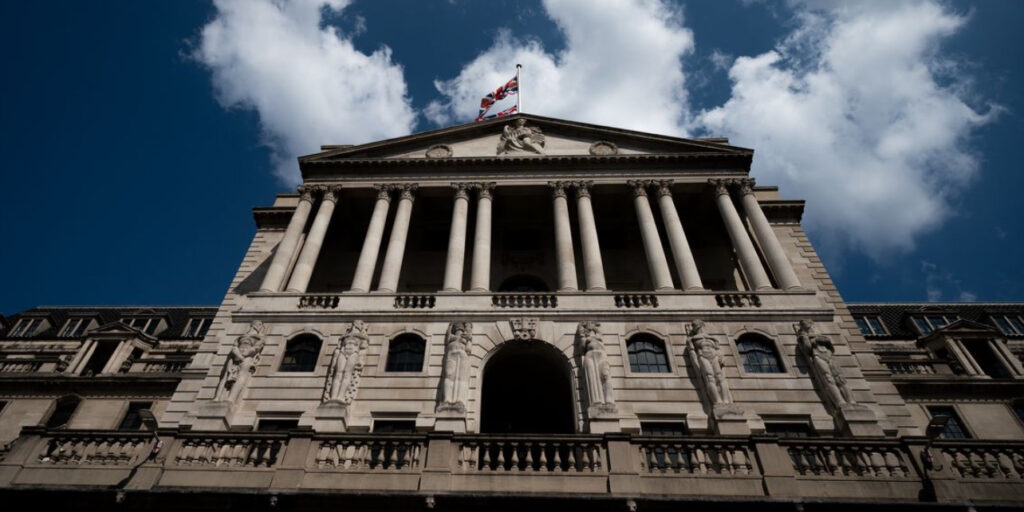 Bank of England to Cut Interest Rates Amid UK Economic Slump