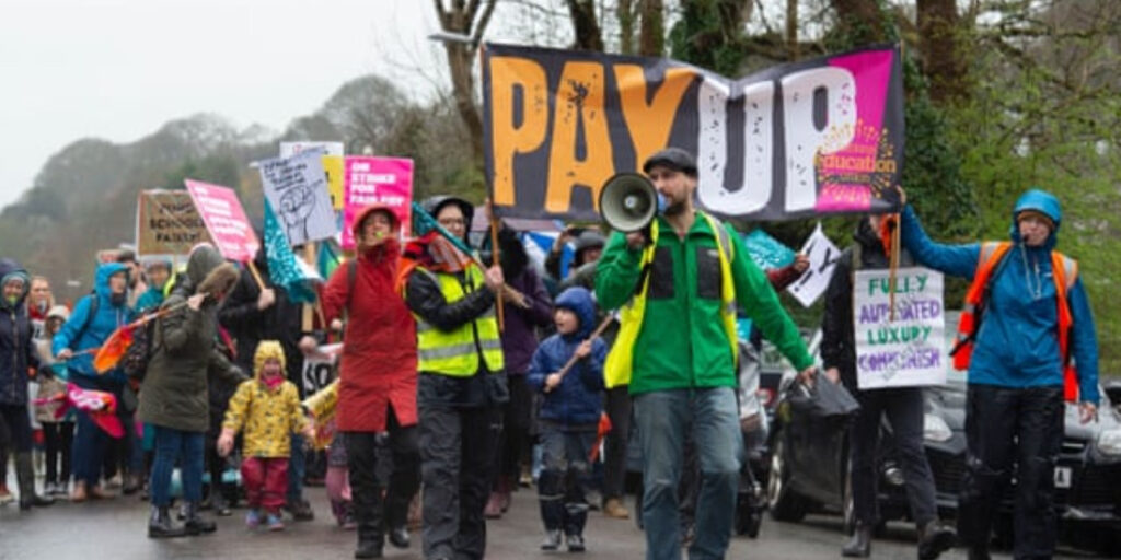 UK Government Faces Public Sector Pay Crisis