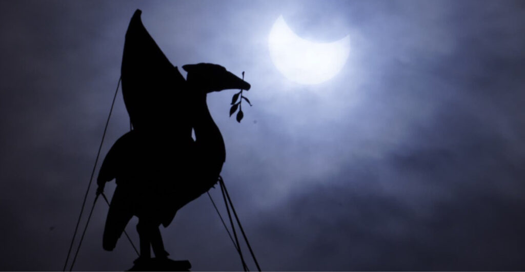 Stunning Eclipse Visible Across UK Stunning Eclipse Visible Across UK