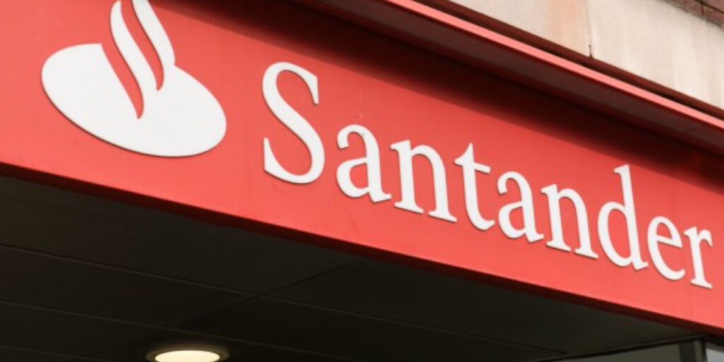 Santander to Close 95 Branches Across UK
