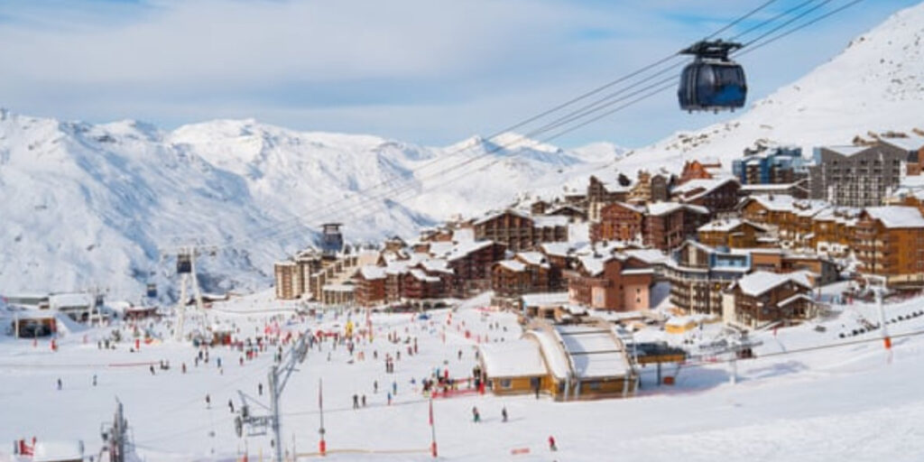 British Skier Dies in Avalanche in France