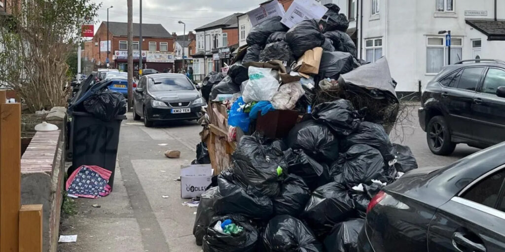 Wealth Divide Exposed Amid Birmingham Rubbish Strike Wealth Divide Exposed Amid Birmingham Rubbish Strike