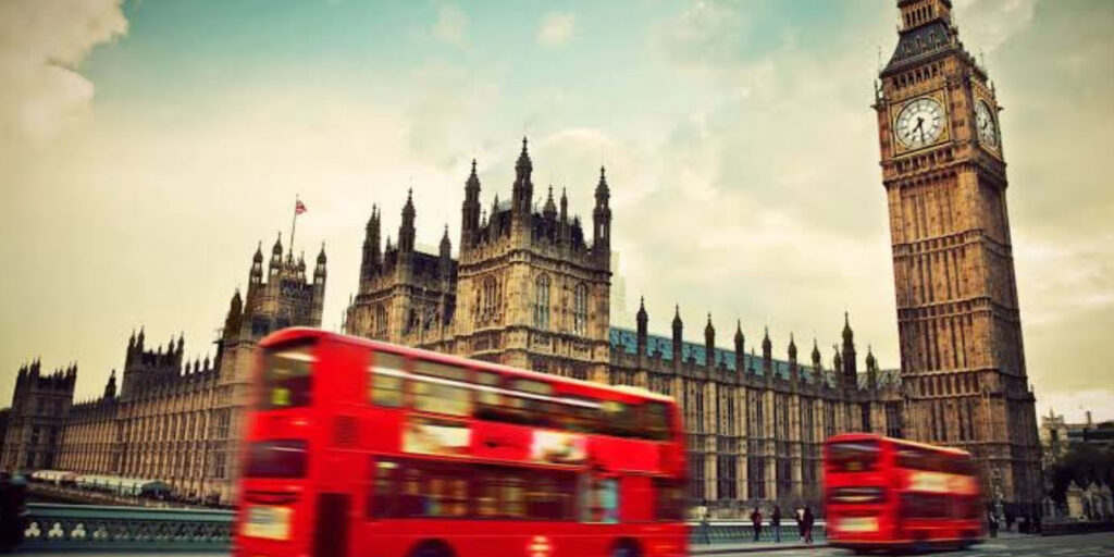 Budget Cuts & Taxes Blamed for Decline in UK Tourism Budget Cuts & Taxes Blamed for Decline in UK Tourism