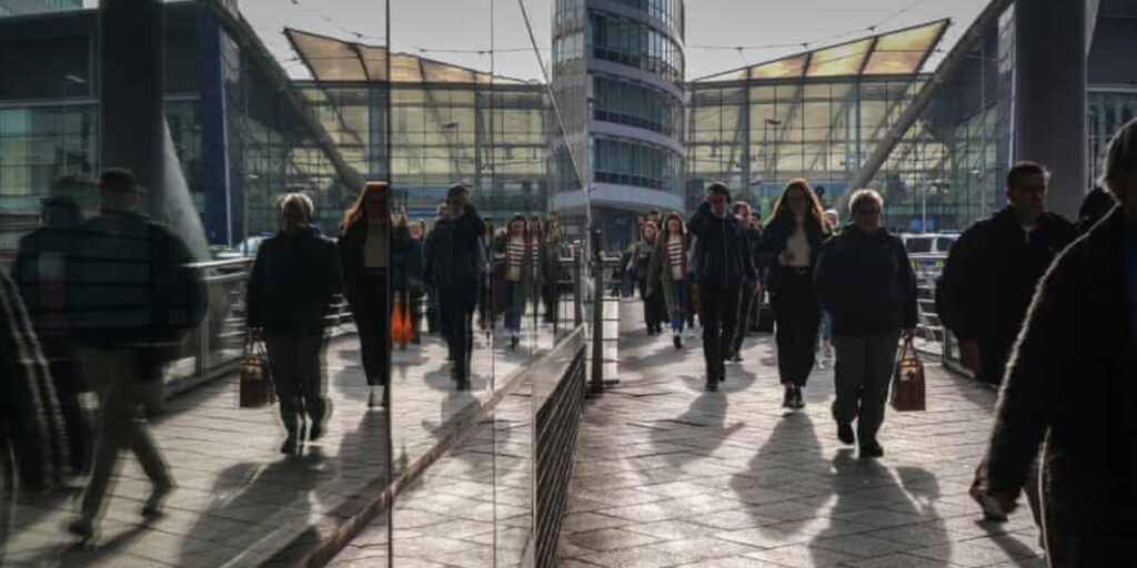 UK Councils Urged to Embrace 4-Day Week UK Councils Urged to Embrace 4-Day Week