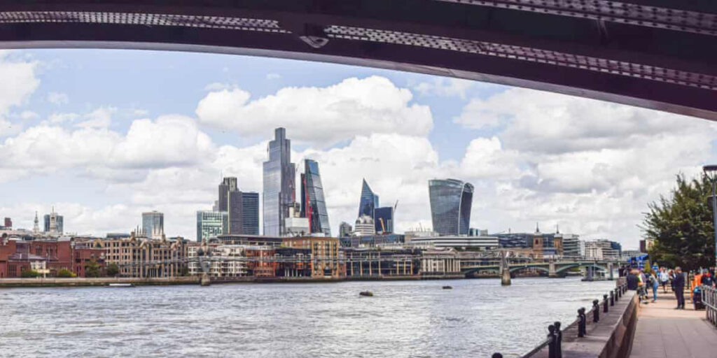 UK GDP Falls Amid Rising Economic Uncertainty