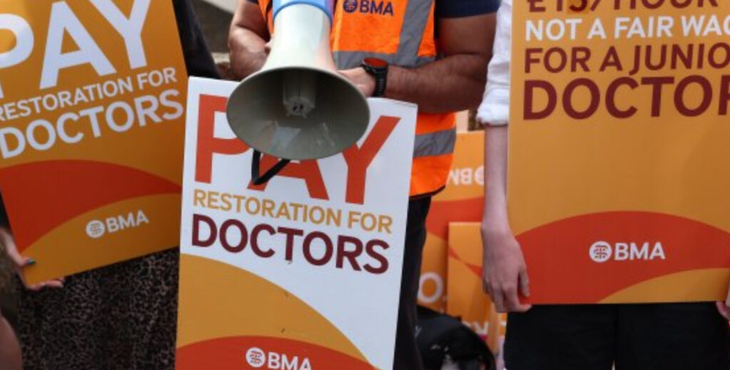 UK Doctors to Get NHS Job Priority UK Doctors to Get NHS Job Priority