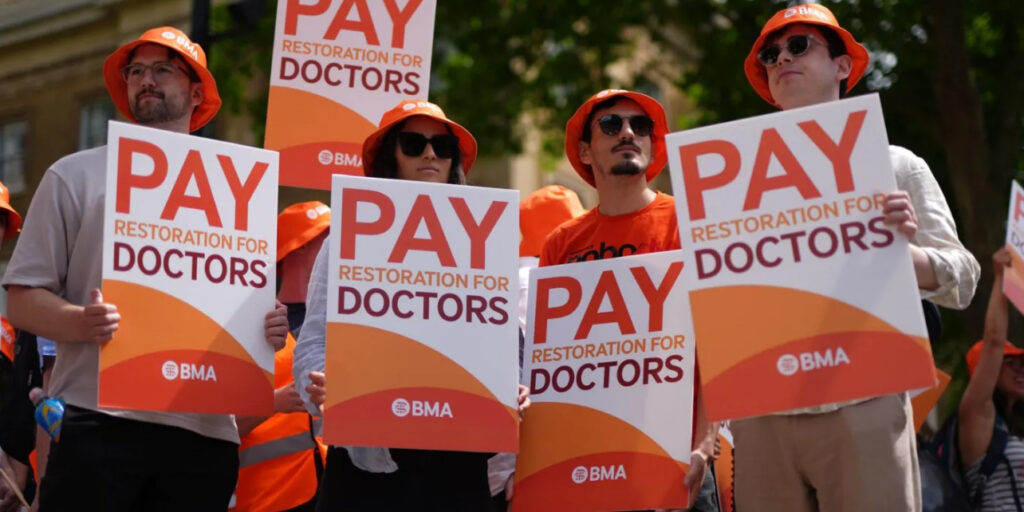 NHS Junior Doctors Begin 5-Day Strike Across England NHS Junior Doctors Begin 5-Day Strike Across England