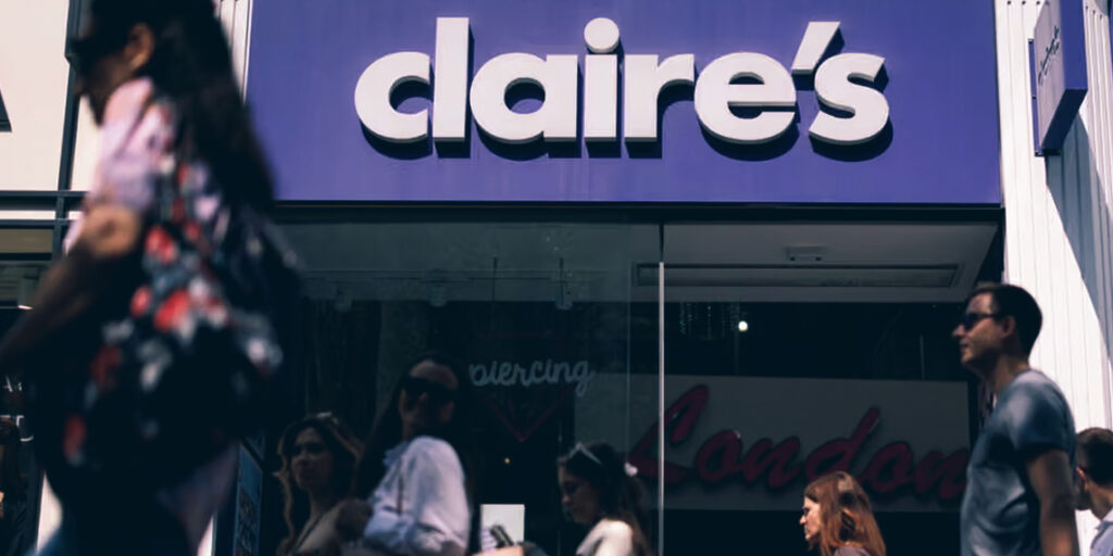 2,000 Jobs Threatened as Claire’s Struggles to Survive