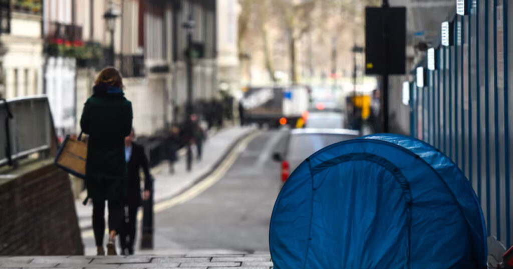 UK Refugee Housing Cuts Spark Fears of Winter Rough Sleeping UK Refugee Housing Cuts Spark Fears of Winter Rough Sleeping