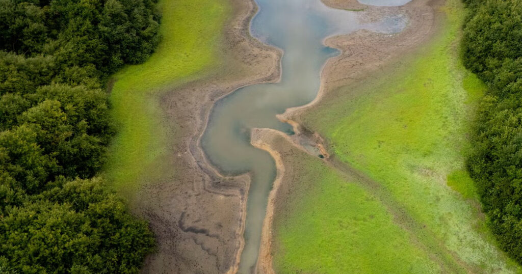 England Warned of Severe Water Deficit & Restrictions England Warned of Severe Water Deficit & Restrictions