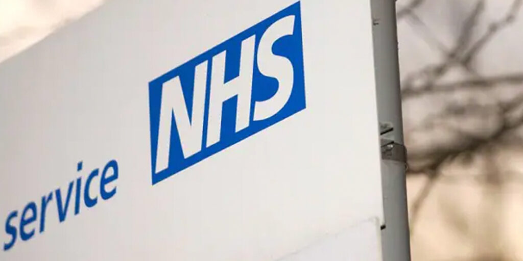 UK Health Secretary Faces Pressure Over NHS Management Shortfall