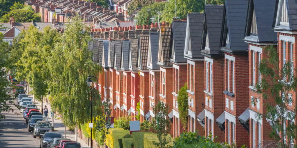 UK House Prices Set to Rise up to 4% Next Year