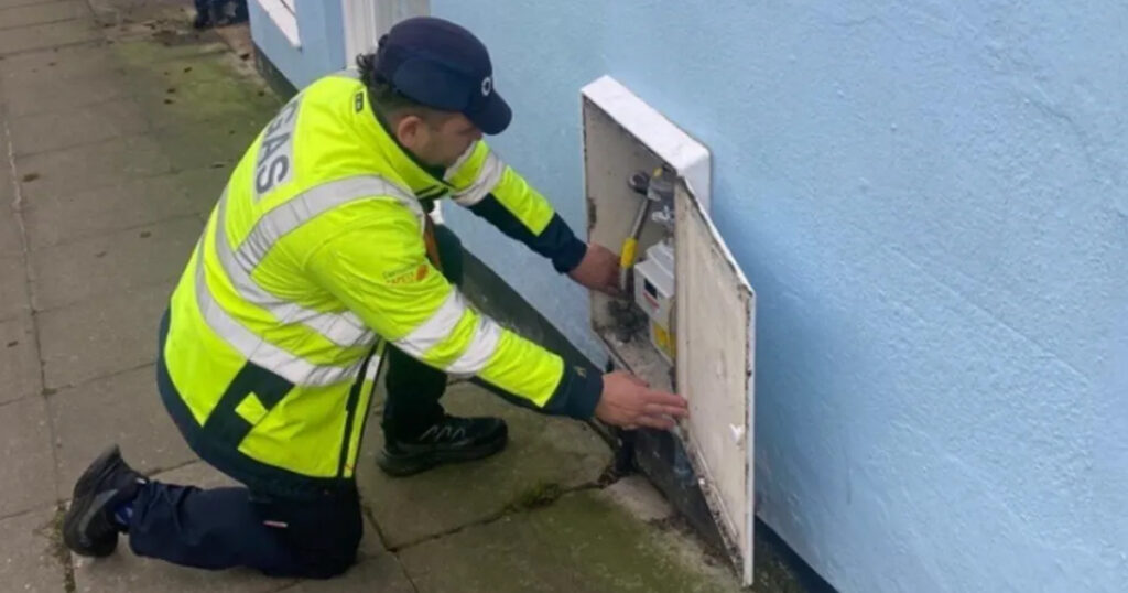 Gas Outage Hits 4,600 Homes in Devon Gas Outage Hits 4,600 Homes in Devon