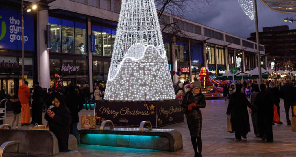 UK Credit Card Borrowing Surges Before Christmas UK Credit Card Borrowing Surges Before Christmas