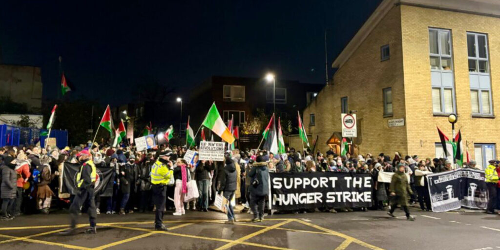 Hundreds Protest Outside London Prison on New Year’s Eve Hundreds Protest Outside London Prison on New Year’s Eve