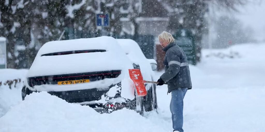 UK Braced for More Snow as Storm Nears