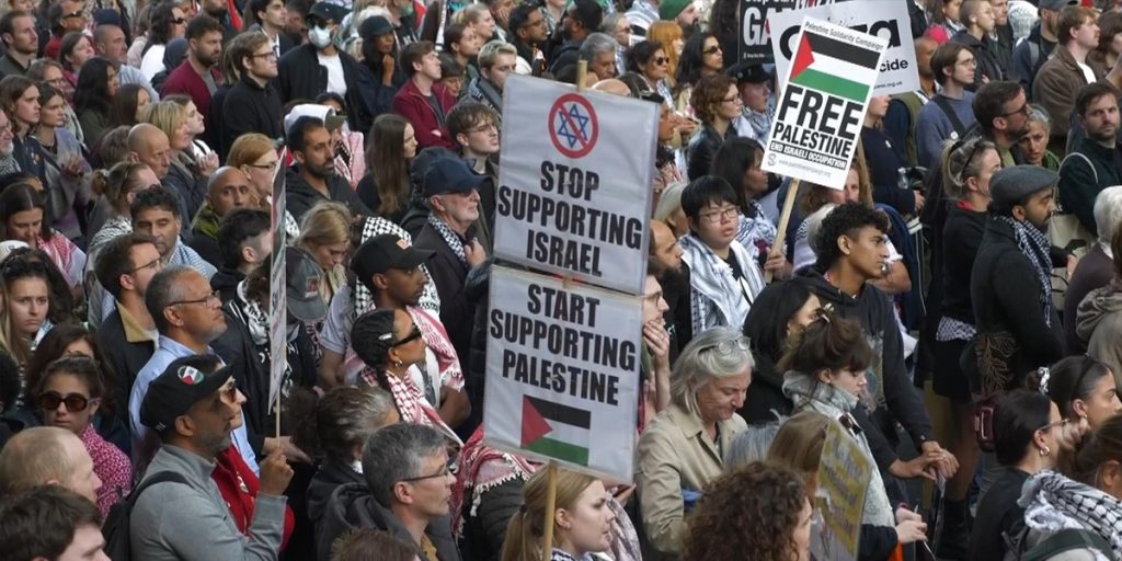 1,000 UK Councillors Back Palestine Pledge