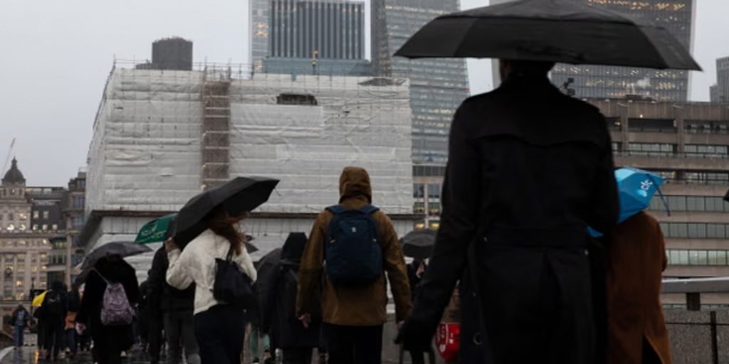 UK Unemployment Rate Hits 5-Year High at 5.2%