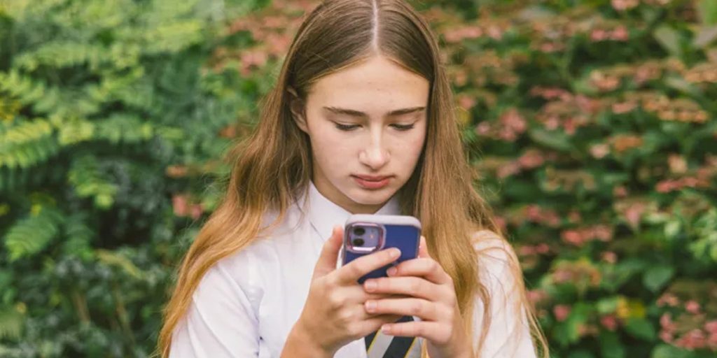 UK Social Media Ban Trial Tests Curfews for Teens UK Social Media Ban Trial Tests Curfews for Teens