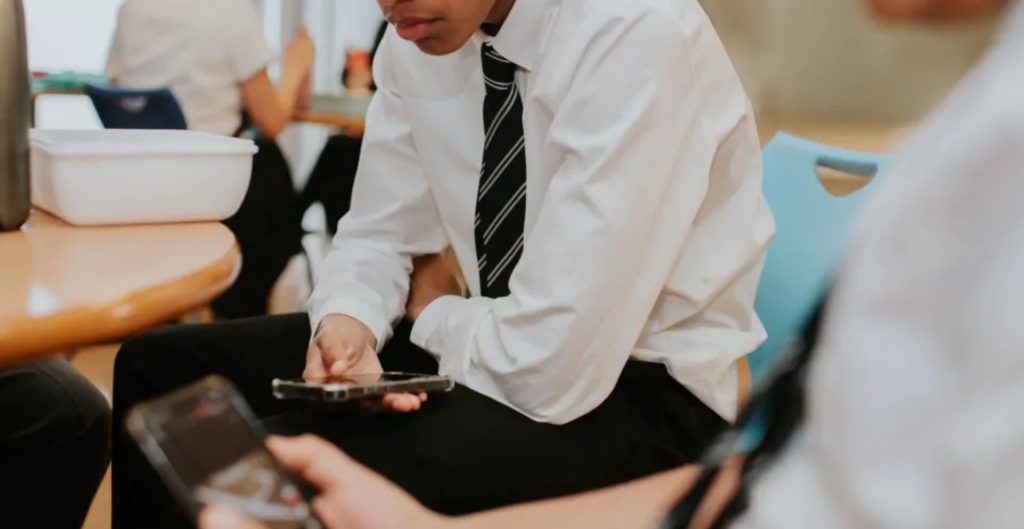Phones Set to Be Banned in UK Classrooms