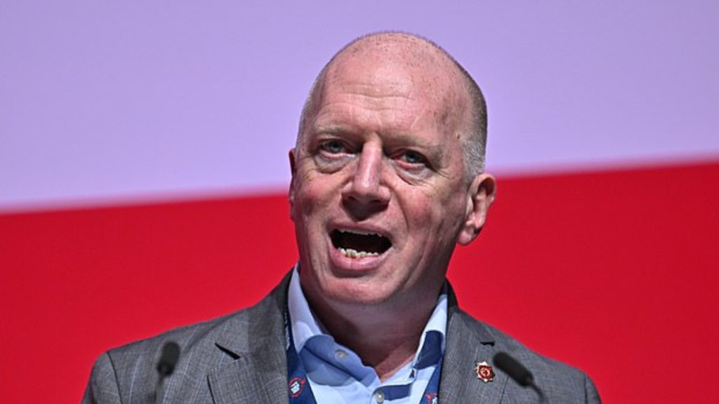 Teachers Threaten UK Strikes over Pay as Schools Face Disruption