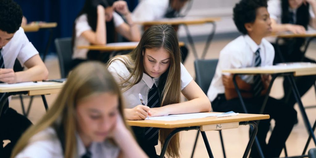 Northern Ireland Schools Face IT Crisis Northern Ireland Schools Face IT Crisis