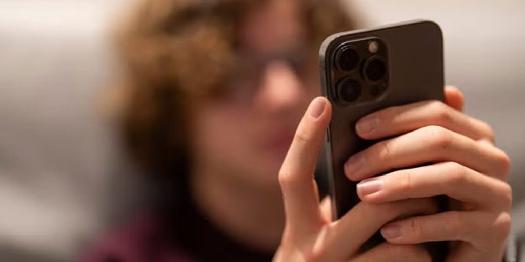 UK to Restrict Social Media Use for Under-16s UK to Restrict Social Media Use for Under-16s