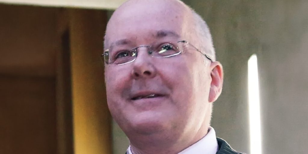 Former SNP Chief Executive Admits Embezzling Party Funds Former SNP Chief Executive Admits Embezzling Party Funds