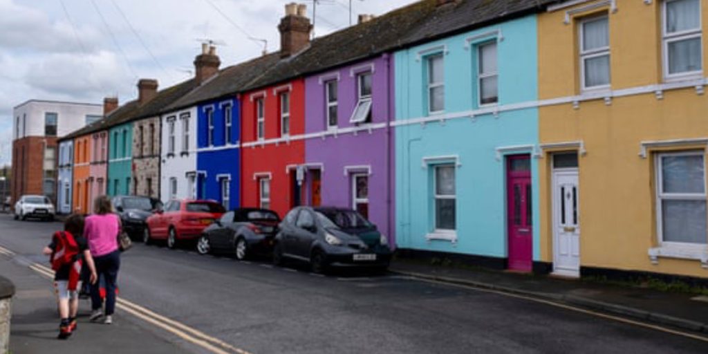 UK House Prices Increase as Market Shows Recovery